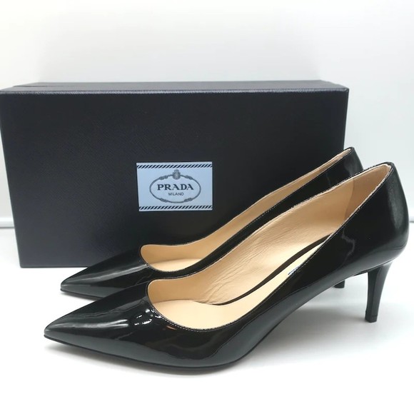 Prada Pumps Black Patent Leather Size 41 Pointed Toe Heels NEW - Picture 1 of 12
